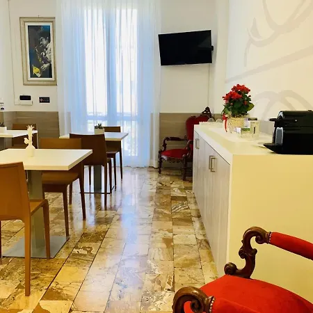 Palazzo Storico Di Nicola Bed & Breakfast *