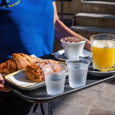 Palazzo Storico Di Nicola Bed & Breakfast *
