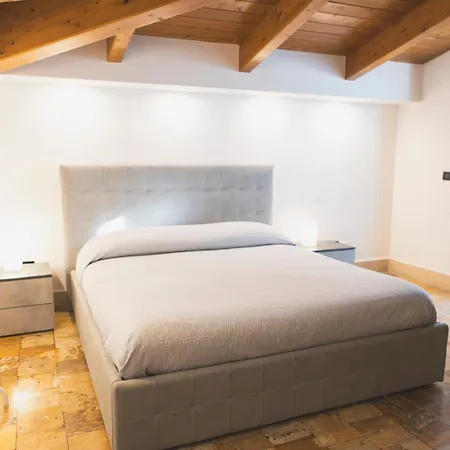 Bed & Breakfast Palazzo Storico Di Nicola 4*