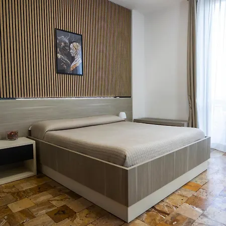 Palazzo Storico Di Nicola 住宿加早餐酒店 佩斯卡拉