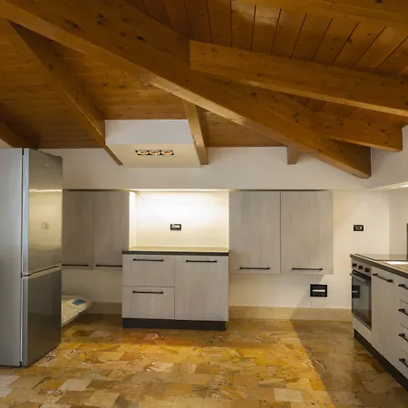 Palazzo Storico Di Nicola 4*