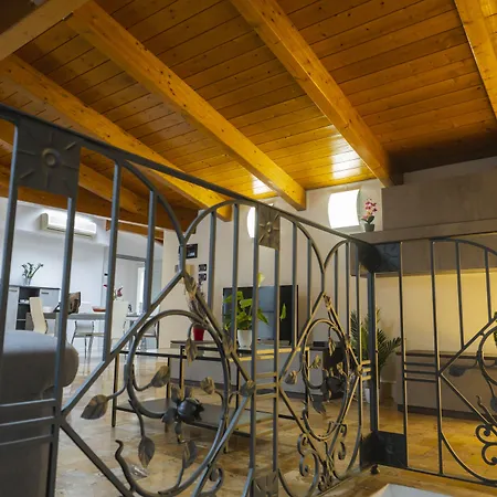 Palazzo Storico Di Nicola 4*