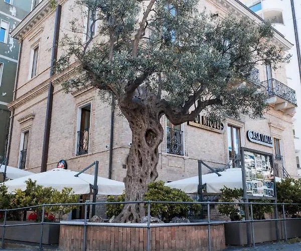 Palazzo Storico Di Nicola Пескара